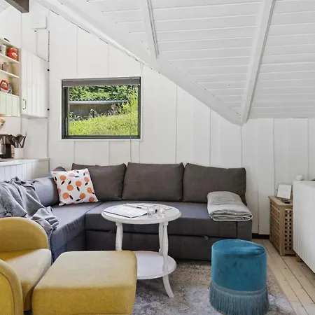 Jahn - 1-8km From The Sea By Interhome