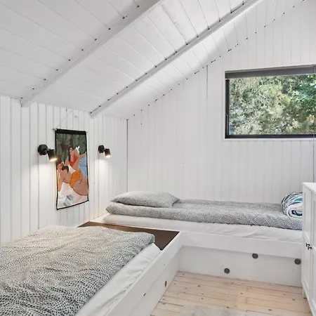 Jahn - 1-8km From The Sea By Interhome * Hals
